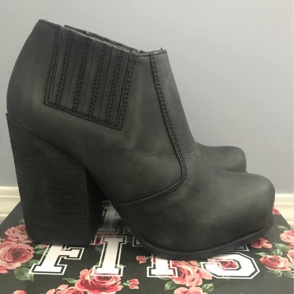 Jeffrey Campbell Yorktown booties - Picture 2 of 6
